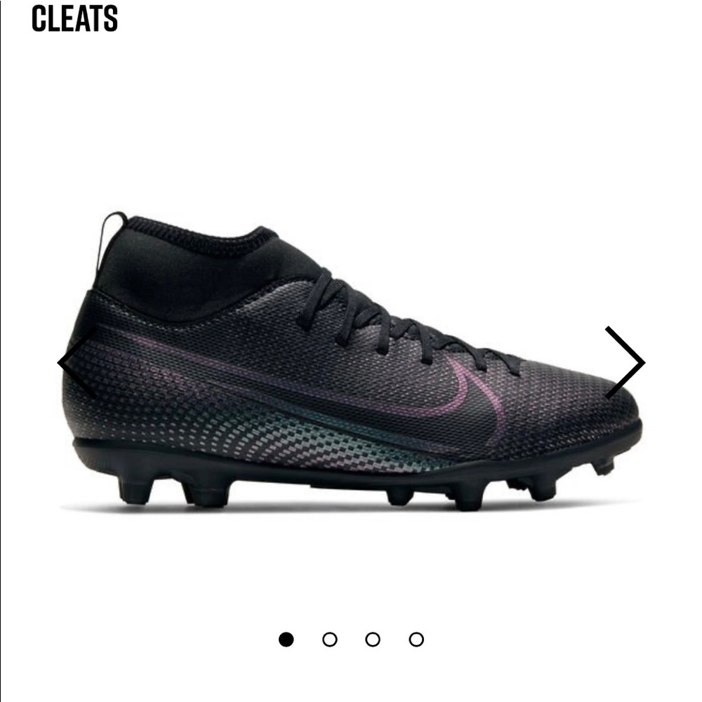 Nike girls soccer cleats.  4Y